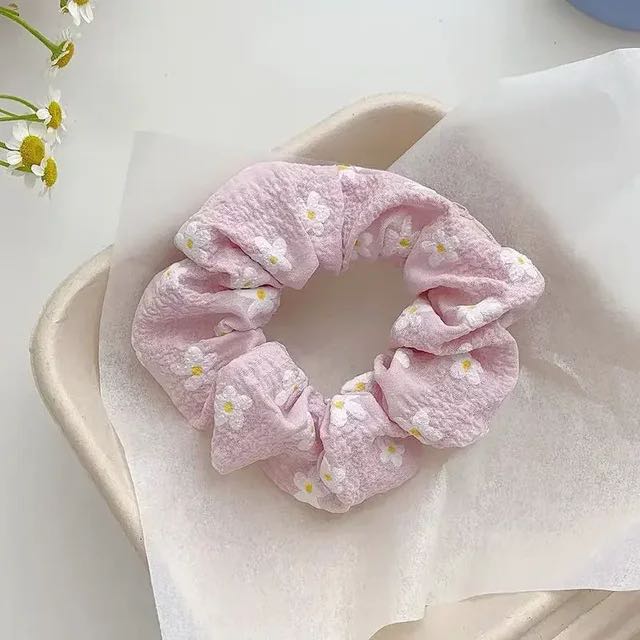 Daisy Scrunchie - Pink